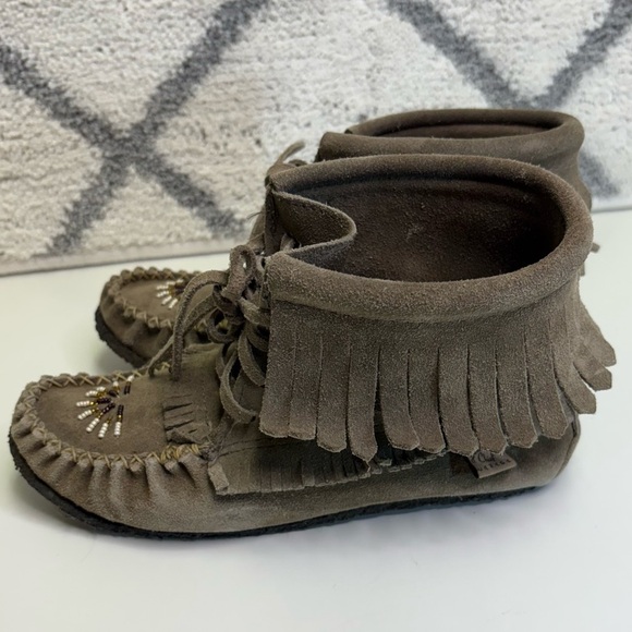 Laurentian Chief Apache Narrow Fringe Beaded Moccasin Grey Suede Made In Canada - Picture 3 of 9